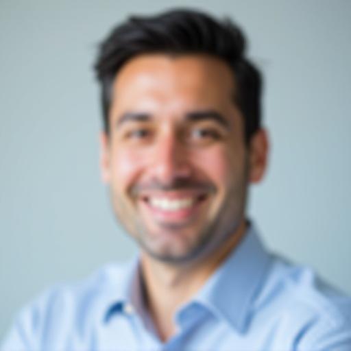 Foto profesional de Roberto Sánchez, Consultor Senior de Estrategia
